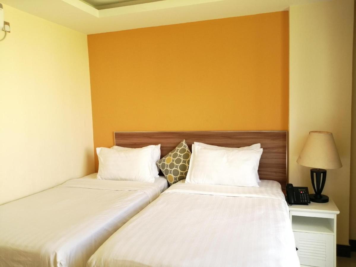 The Grand View Hotel Male Exterior photo