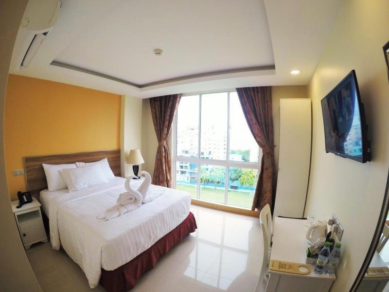 The Grand View Hotel Male Exterior photo